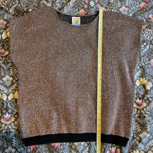 Glam Vintage Gold Knit Top! - Picture 11 of 14